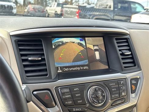 Used 2020 Nissan Pathfinder SL image 19