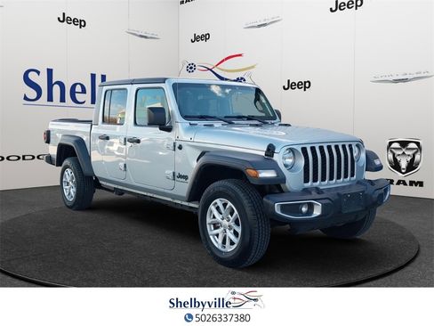 Used 2023 Jeep Gladiator Sport image 5