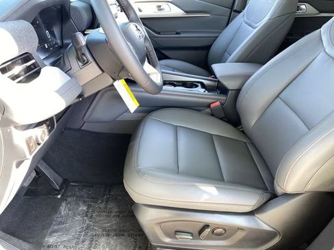 New 2026 Ford Explorer Active w/ Active Comfort Package AWD/4WD image 18