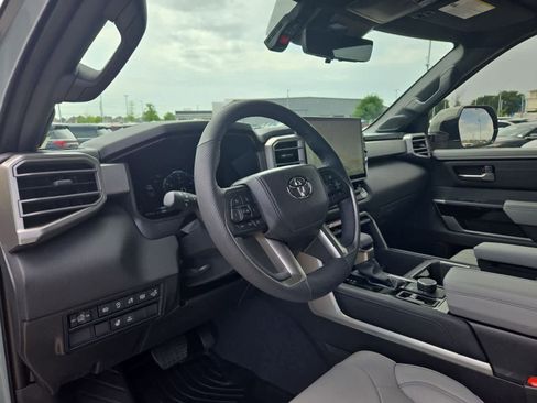 Used 2026 Toyota Tundra Limited AWD/4WD image 2