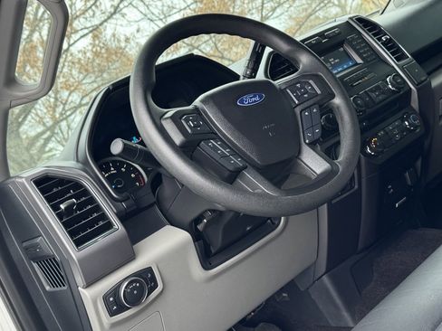 Used 2017 Ford F150 XLT w/ Trailer Tow Package image 4