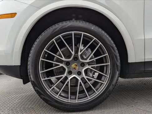 Used 2019 Porsche Cayenne image 30