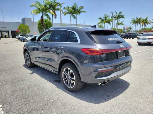 Used 2025 Audi Q5 Premium w/ Convenience Package AWD/4WD image 4