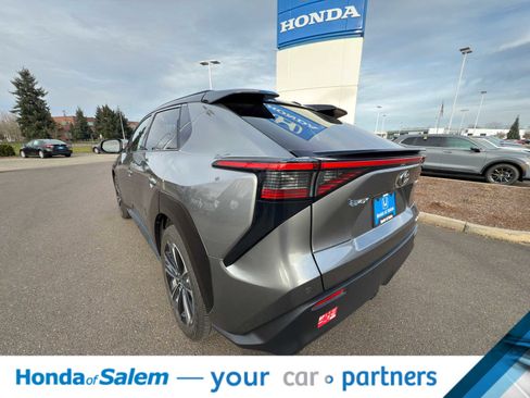 Used 2023 Toyota bZ4X Limited image 4