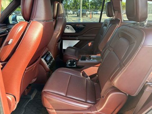 Certified 2022 Lincoln Aviator Black Label w/ Class IV Trailer Tow Package AWD/4WD image 30