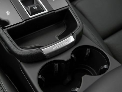 Certified 2026 Porsche Macan AWD/4WD image 27