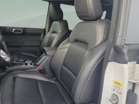 Used 2025 Ford Bronco Badlands AWD/4WD image 16