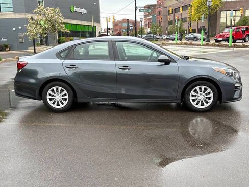Used 2020 Kia Forte Sedan FWD image 2