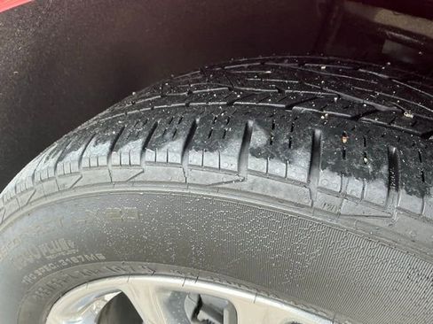 Used 2023 Buick Enclave Essence w/ Experience Buick Package image 12