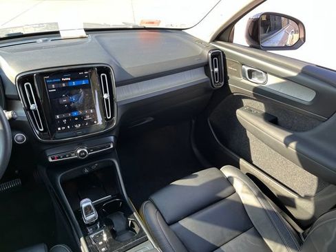 Used 2023 Volvo XC40 B5 Plus w/ Climate Package AWD/4WD image 13