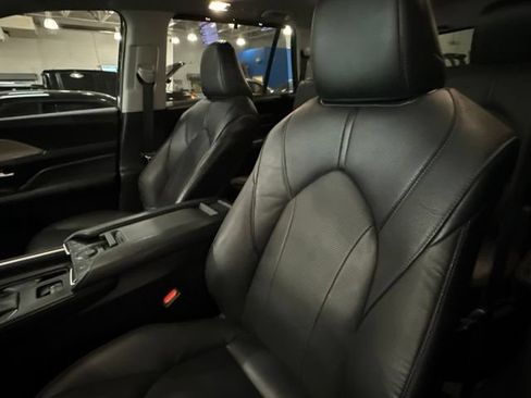 Used 2025 Toyota Grand Highlander AWD image 26