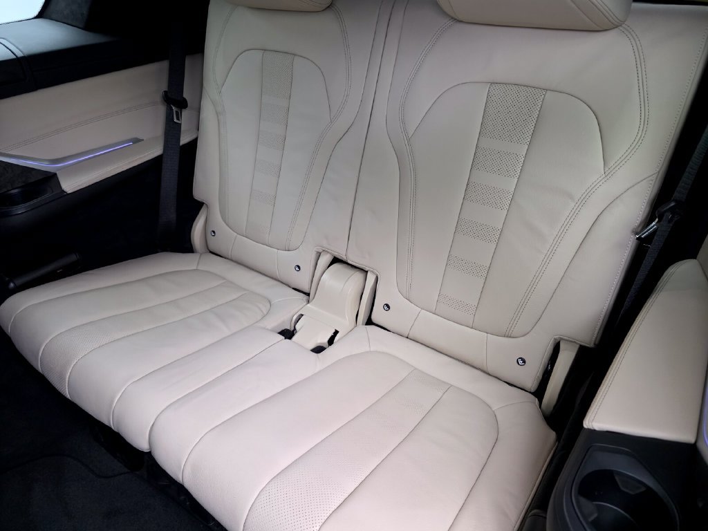 Used 2021 BMW X7 xDrive40i w/ Premium Package 2 AWD/4WD image 17