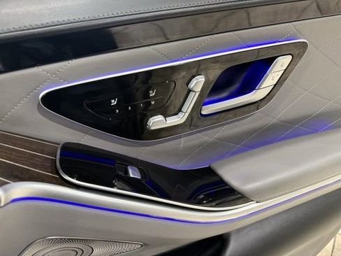 Used 2022 Mercedes-Benz S 580 4MATIC Sedan w/ AMG Line Package image 34