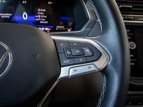 Used 2023 Volkswagen Tiguan SE image 36