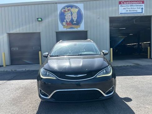 Used 2020 Chrysler Pacifica Limited FWD image 69