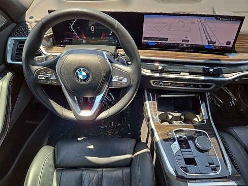 Used 2025 BMW X5 xDrive50e AWD/4WD image 19
