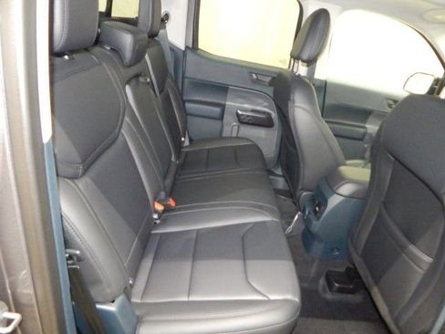 New 2025 Ford Maverick Lariat w/ Black Appearance Package image 18