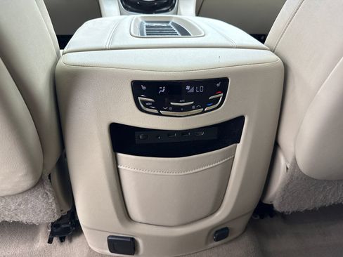 Used 2018 Cadillac Escalade Luxury RWD image 39