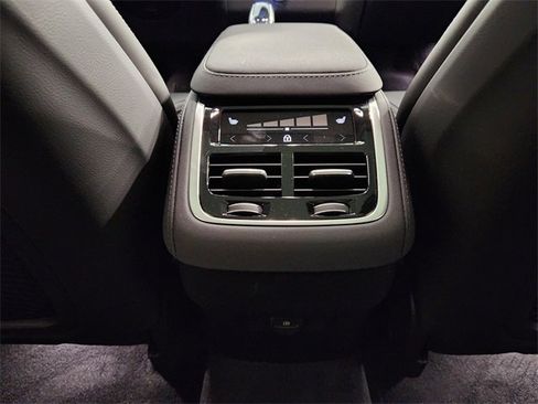 New 2026 Volvo XC90 B6 Ultra w/ Protection Package Premier image 31