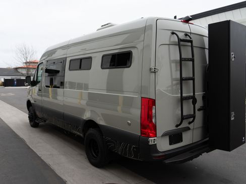 Used 2020 Mercedes-Benz Sprinter 3500 image 10