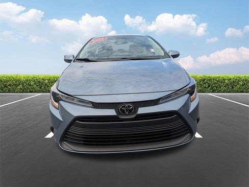 Certified 2025 Toyota Corolla LE image 9