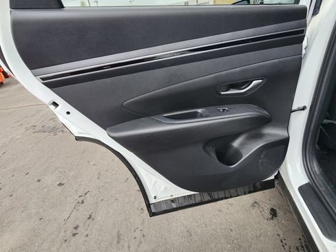 Certified 2022 Hyundai Tucson SEL w/ Cargo Package FWD image 18