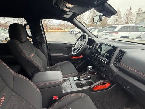 Used 2023 Nissan Frontier PRO-4X w/ Pro Convenience Package image 7