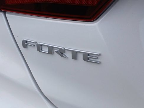 Used 2023 Kia Forte LXS w/ LXS Technology Package FWD image 29