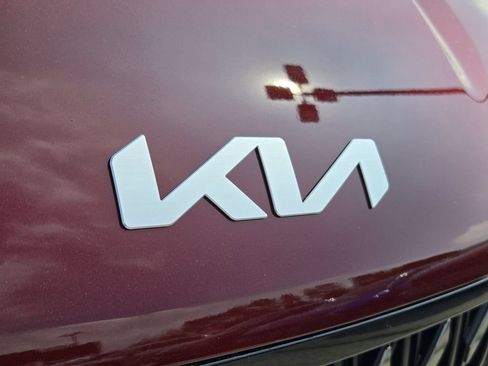New 2026 Kia Carnival EX FWD image 5