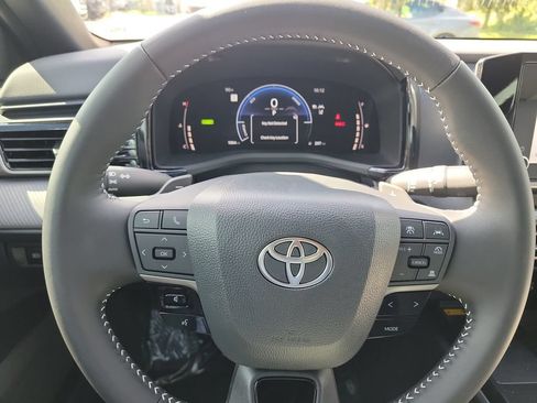 Used 2026 Toyota Camry SE AWD/4WD image 8