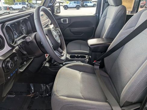 Used 2024 Jeep Wrangler Willys image 11