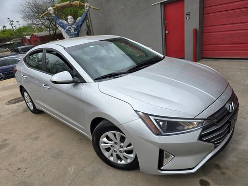 Used 2020 Hyundai Elantra SE w/ Cargo Package (C1) FWD image 3