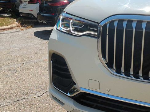 Certified 2022 BMW X7 xDrive40i w/ Executive Package image 11