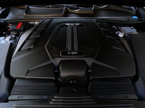 Used 2022 Bentley Bentayga image 27