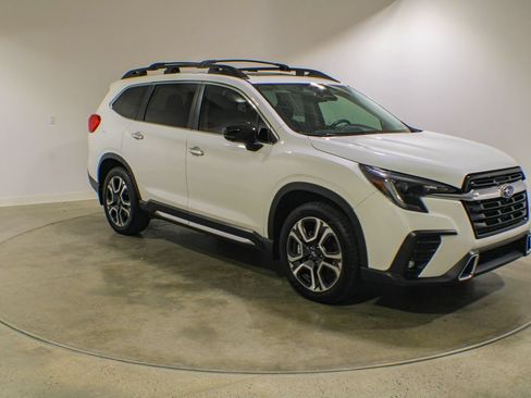 Used 2024 Subaru Ascent Touring AWD/4WD image 8
