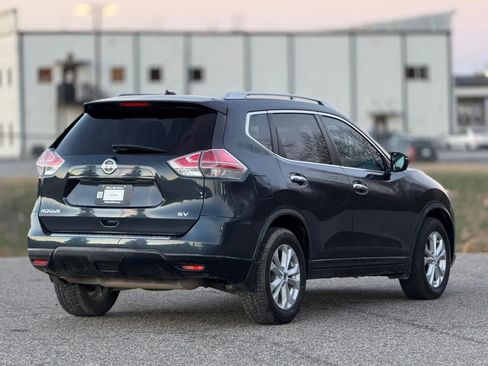 Used 2016 Nissan Rogue SV image 9