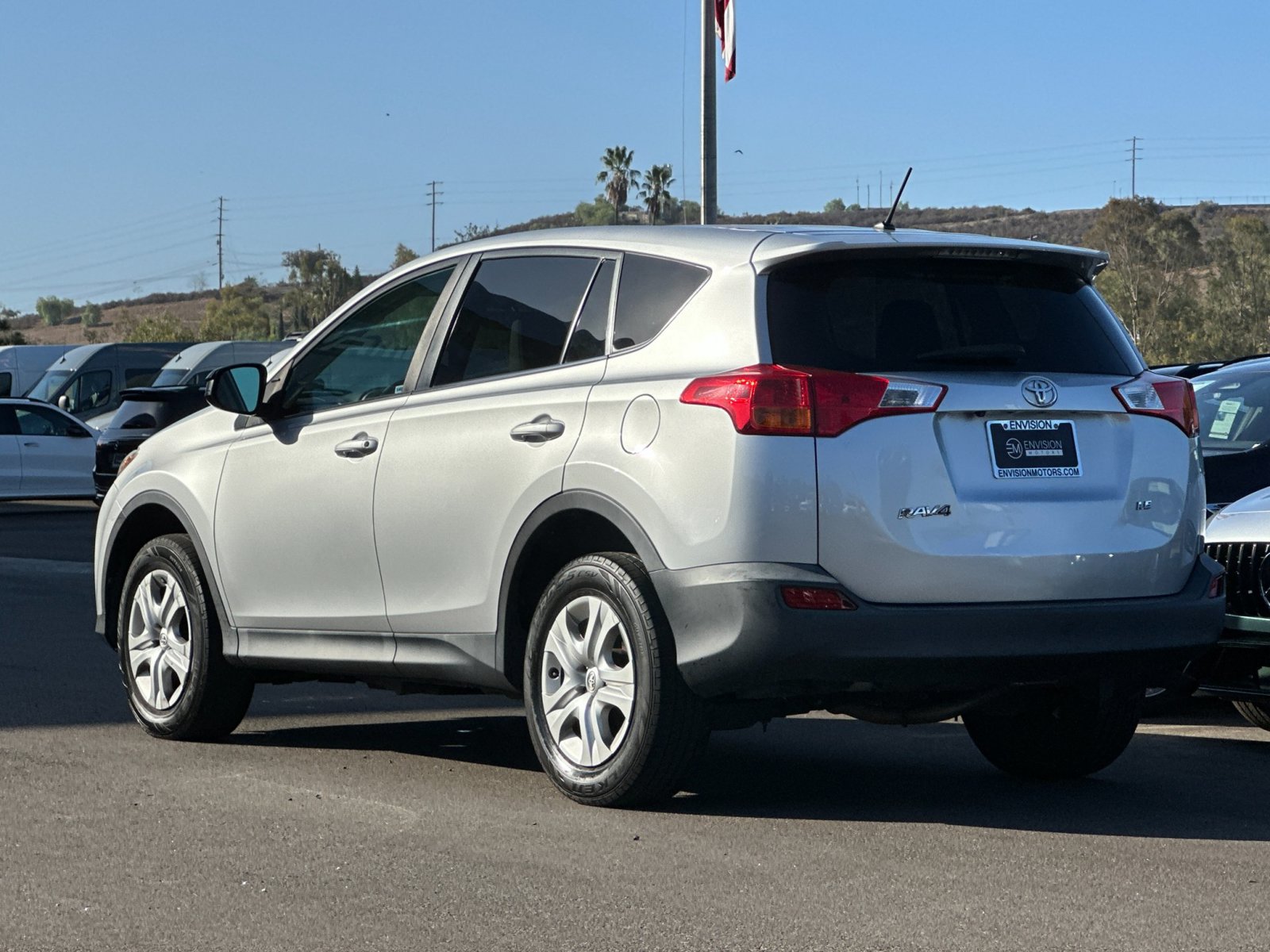 Used 2015 Toyota RAV4 LE FWD image 5