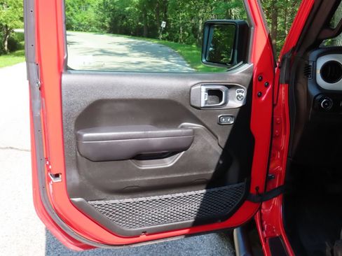 Certified 2024 Jeep Wrangler Sport AWD/4WD image 25
