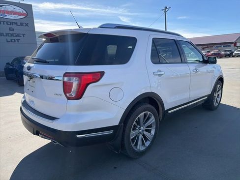 Used 2018 Ford Explorer Limited image 7