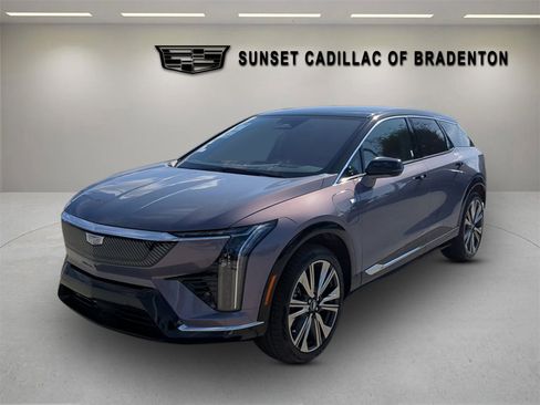 New 2026 Cadillac Optiq Luxury 2 image 8