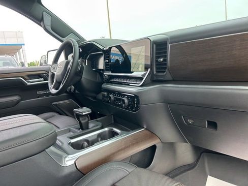 New 2026 Chevrolet Silverado 1500 High Country w/ High Country Premium Package AWD/4WD image 34