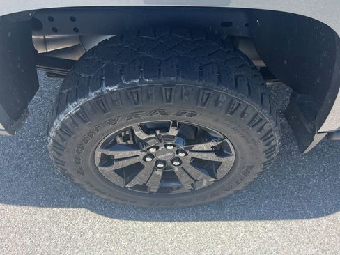 Used 2022 GMC Canyon AT4 AWD/4WD image 9