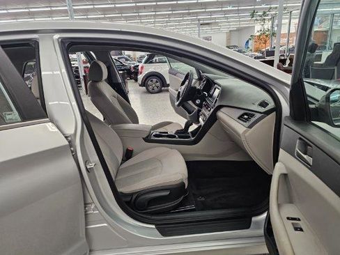 Used 2018 Hyundai Sonata SE FWD image 12