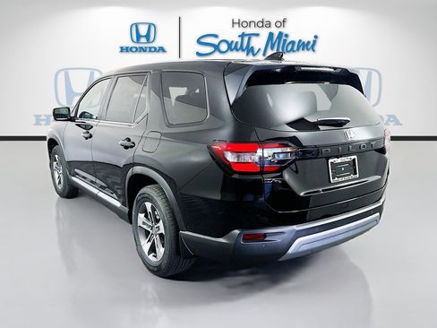 Certified 2025 Honda Pilot EX-L image 4
