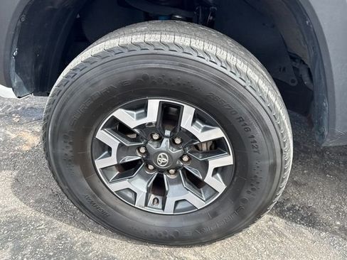 Used 2023 Toyota Tacoma TRD Off-Road image 18