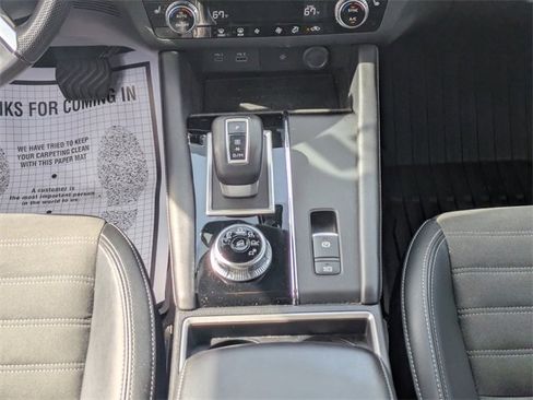 Used 2024 Mitsubishi Outlander SE image 20
