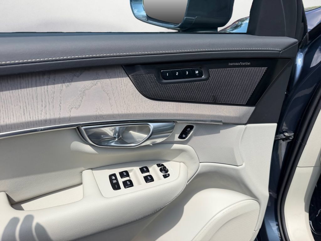 Certified 2026 Volvo XC90 B6 Ultra AWD/4WD image 15
