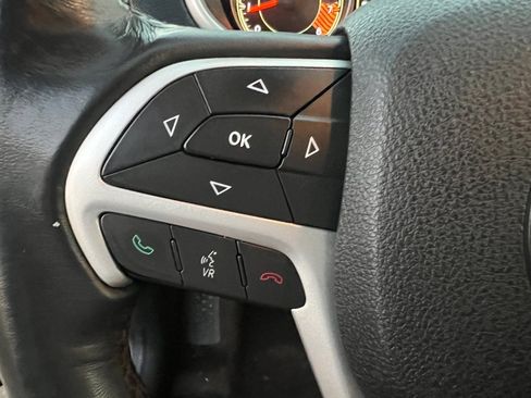 Used 2015 Jeep Cherokee Latitude FWD image 25