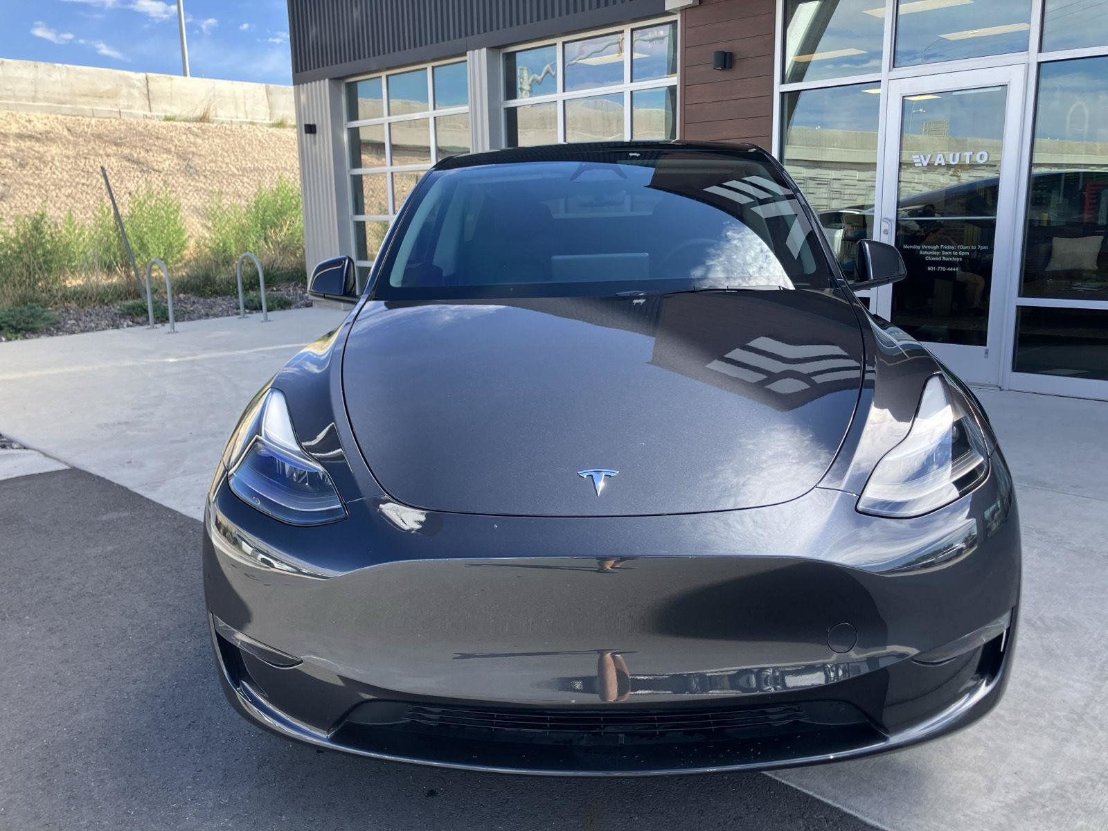 Used 2024 Tesla Model Y Long Range AWD/4WD image 3