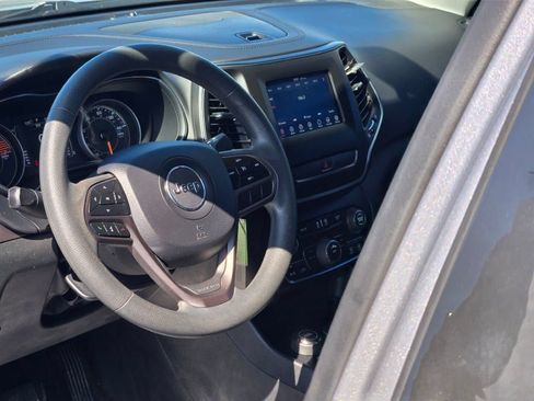 Used 2020 Jeep Cherokee Latitude AWD/4WD image 22